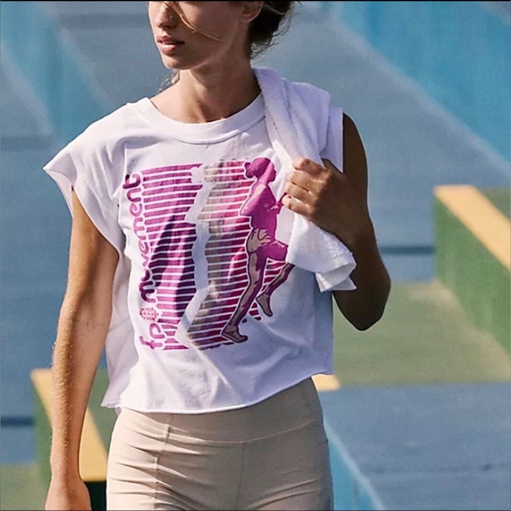 FP Movement X FP Inspire fp Runner Graphic Tank in Pink Combo ~Size Medium ~NWOT - Picture 1 of 15